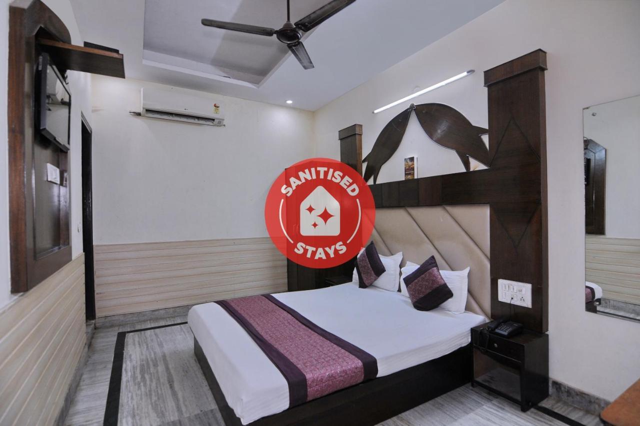 Oyo 6124 Lord Krishna Dx Inn Нью-Дели Экстерьер фото