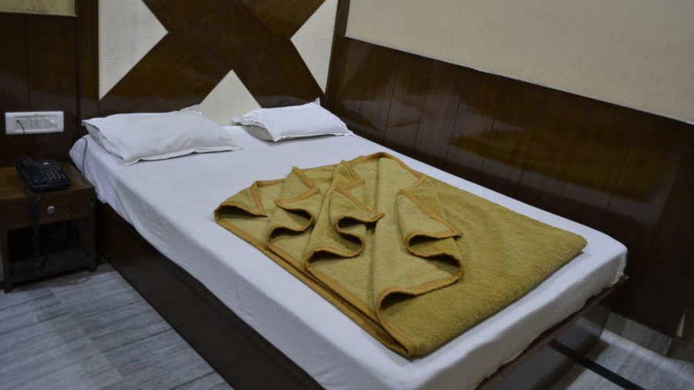 Oyo 6124 Lord Krishna Dx Inn Нью-Дели Экстерьер фото